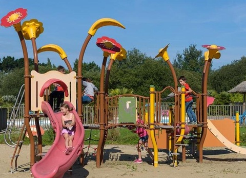 Camping maeva Respire Le Domaine de Mesqueau, 4* - 9