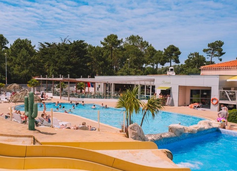 Camping Les Genêts, 5* - 23