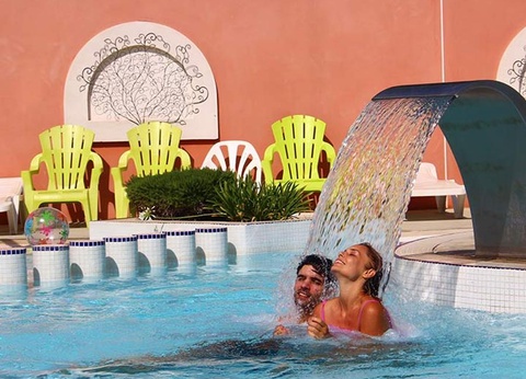 Camping Domaine de Sainte Véziane, 4* - 6