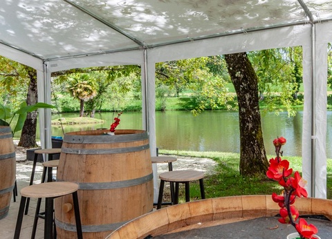 Camping les Etangs du Plessac 4* - 45