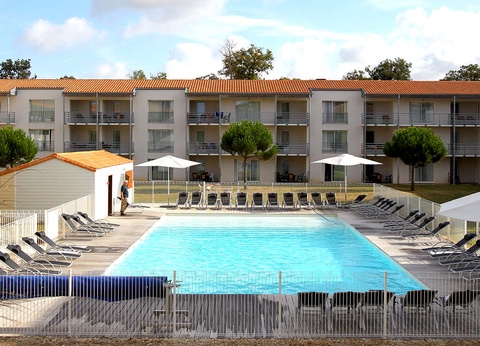 Départ pour l'île de Ré pour entre amis ou en famille - 3* - 4