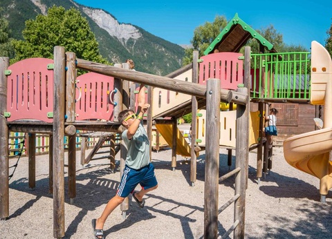 Camping Le Colporteur - Ciela Village, 4* - 74