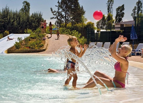 Camping hu Fabulous Village, 4* - 11