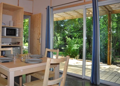 Flower Camping et Base de Loisirs de Rouffiac, 3* - 22