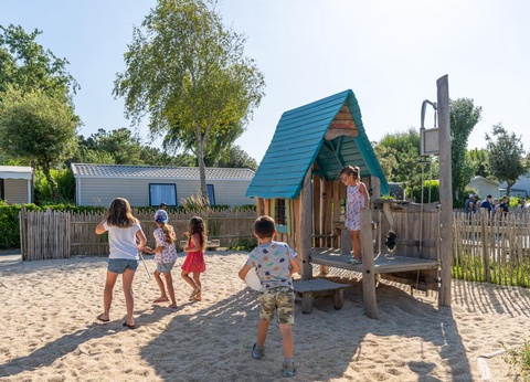 Camping L'Abri des Pins, 4* - 164