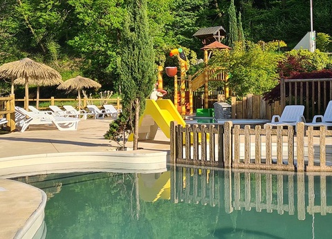 Camping La Forêt, 4* - 7