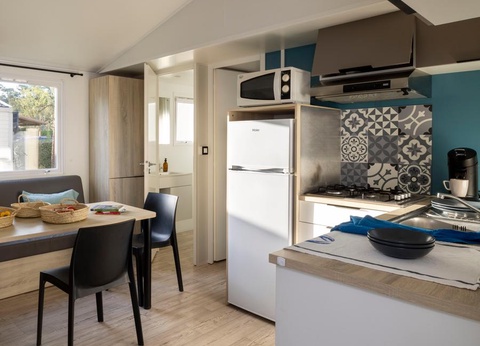 Flower Camping La Davière Plage, 4* - 38