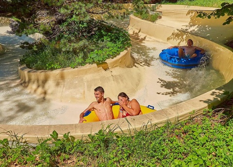 Camping Domaine des Tours, 4* - 10