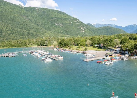 Camping Romanée - la Ferme de la Serraz, 5* - 39