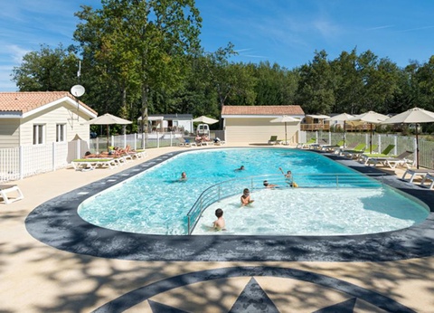 Camping Les Chèvrefeuilles, 4* - 5