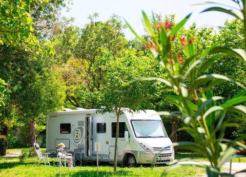 Flower Camping Moulin des Iscles, 3* - 28