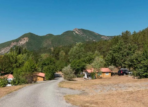Flower Camping Le Clot du Jay, 3* - 28
