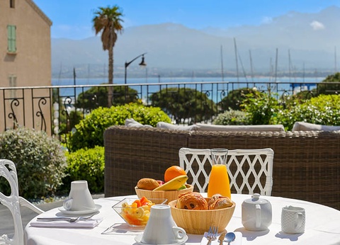 Hôtel Hostellerie de l'Abbaye 4* - 15