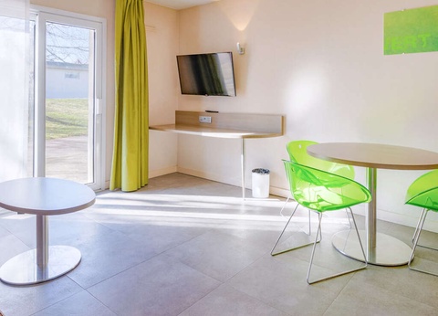 Escapade détente en famille, avec accès à un centre de bien-être, près de Lyon - 4* - 21