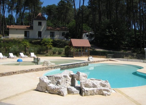 Camping Domaine des Grands Pins 4* - 5