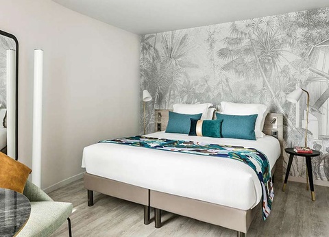 Echappée romantique, accès espace détente et bouteille de vin en chambre à Nantes - 4* - 11