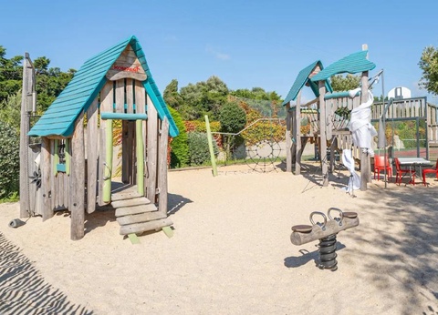 Camping L'Abri des Pins, 4* - 5