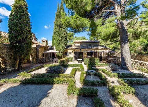 Week-end de charme à Salon-de-Provence - 4* - 14