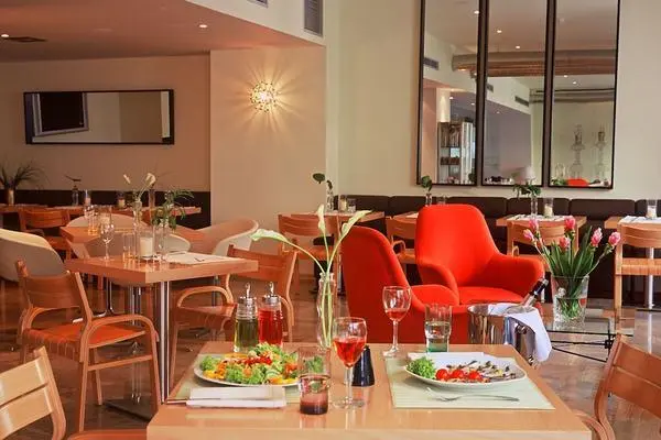 Hôtel Polis Grand 4* - 51