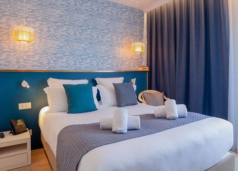 Profitez des belles couleurs du Lavandou et d'un cocktail maison ! - 4* - 20