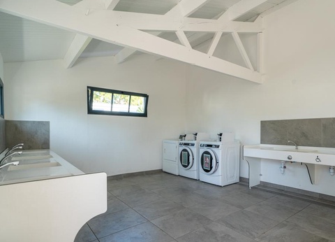 Camping L'Abri des Pins, 4* - 130