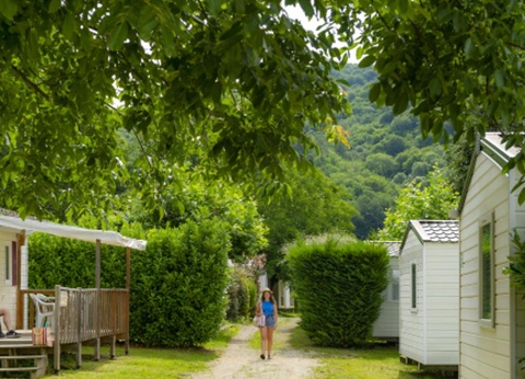 Camping Sea Green Château du Gibanel, 4* - 28