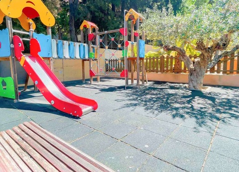 Découvrez Salou dans un appartement avec billets à PortAventura Park et Ferrari Land - 4* - 6