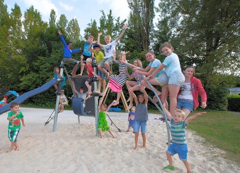 Camping Brantôme Peyrelevade, 4* - 74