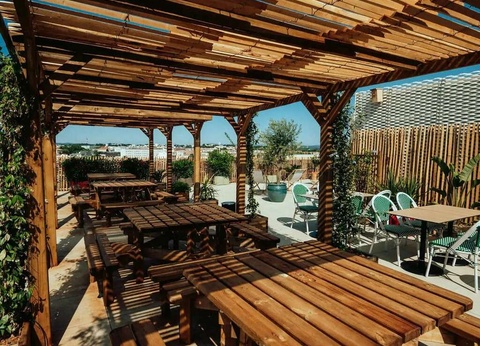 Découvrez Montpellier entre amis avec cocktail et départ tardif ! - 4