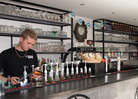 Camping Le Sous Bois, 4* - 33