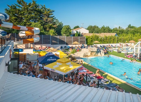 Camping Les Pirons, 5* - 59