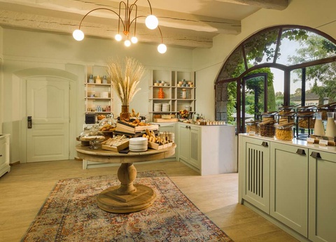 Profitez d'une soirée spéciale Nouvel An avec dîner proche de Cannes - 4* - 17