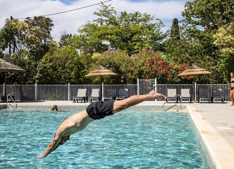 Camping Hameau des Pins 3* - 4