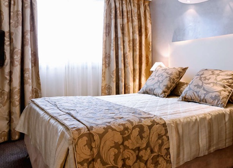 Escapade coquine et romantique à Lyon - 4* - 19