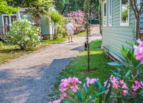 Camping Sites et Paysages - Les Pinèdes, 4* - 28