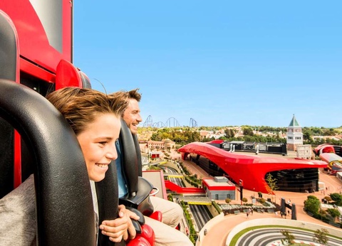 Un plan en famille! Entrées à PortAventura Park avec hôtel à Salou, demi-pension et Spa - 4* - 31