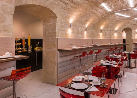 Séjour idéalement situé à Neuilly sur Seine - 4* - 4