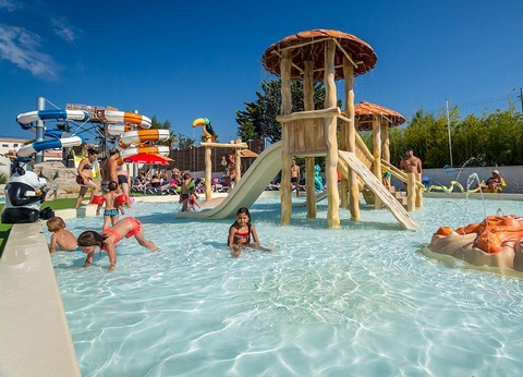 Camping Les Pirons, 5* - 72