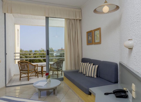 Hôtel Mon French Club - Dolphin Bay 4* - 5