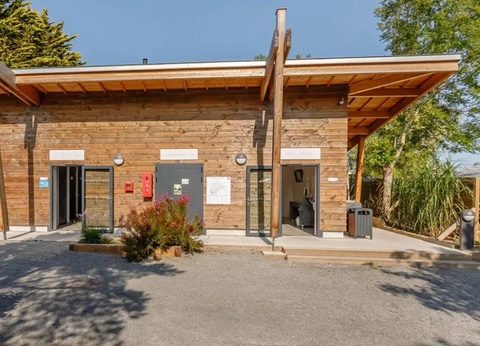 Flower Camping La Guichardière, 4* - 28