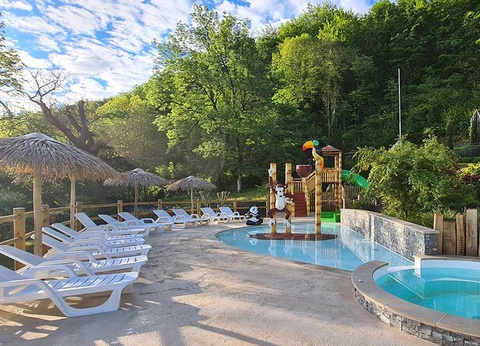 Camping La Forêt, 4* - 6