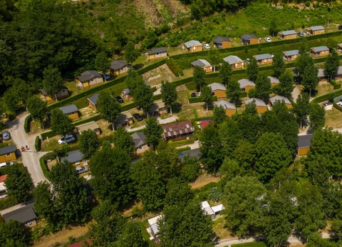 Camping des Grottes, 4* - 53