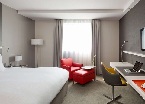Séjournez dans un hôtel 5* et découvrez les monuments de Paris depuis la Seine - 5* - 23