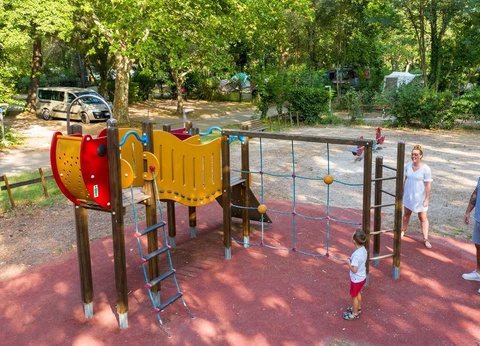 Camping du Pont d'Avignon, 4* - 9