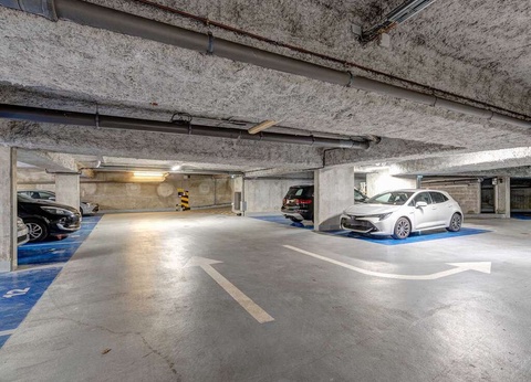 Chambre quadruple idéalement situé dans l'ouest de Paris - 4* - 28