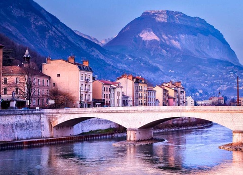 Séjour à Grenoble et entrées pour le parc Walibi à 1h de route - 3* - 9