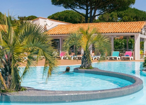 Camping Les Varennes, 4* - 5