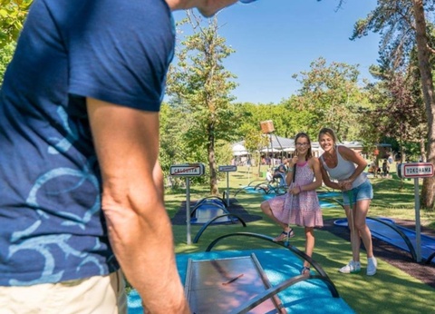 Camping Nantes Camping, 5* - 6