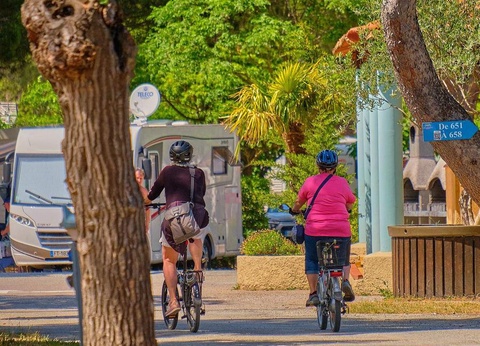 Camping Le Roussillonnais, 3* - 10