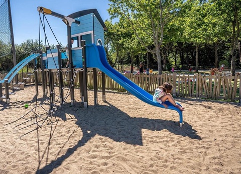 Flower Camping La Guichardière, 4* - 23